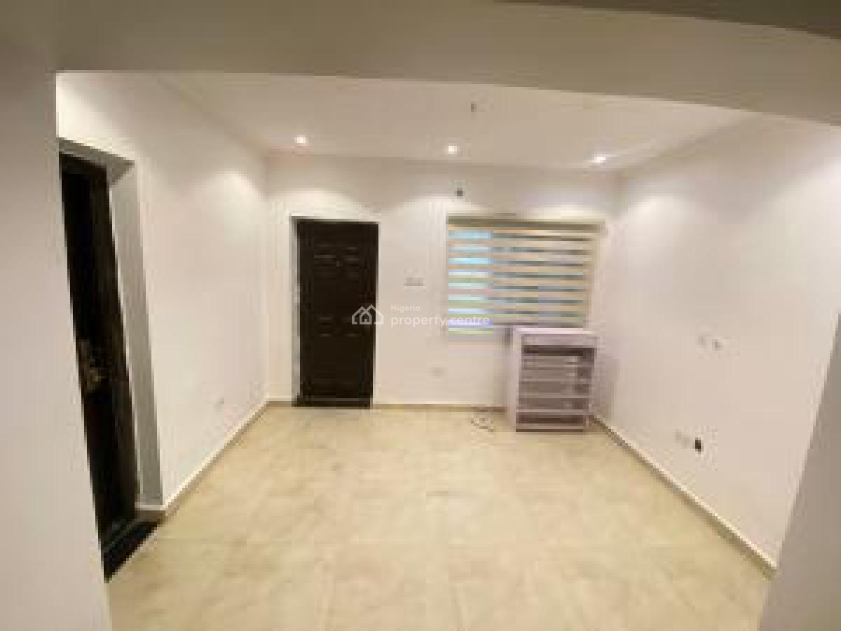 1 bedroom mini flat (room and parlour) for rent