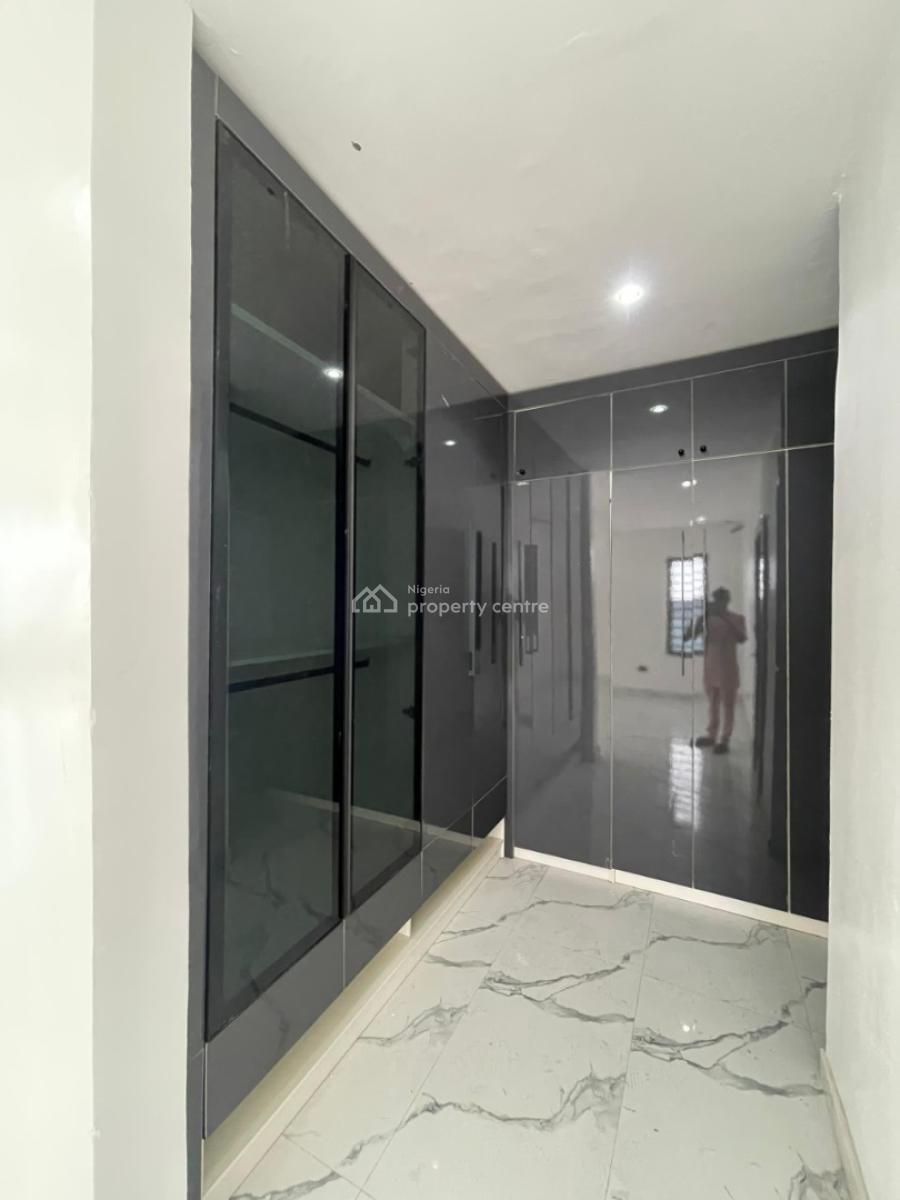 5 bedroom semi-detached duplex for sale