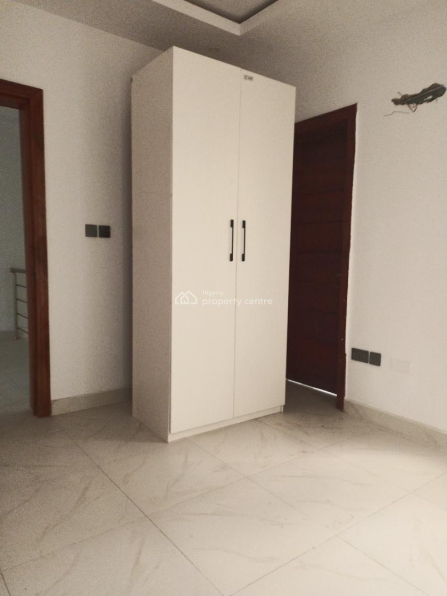 4 bedroom detached duplex for sale