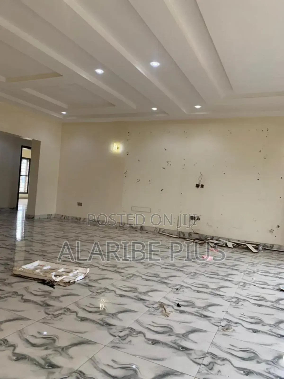 3bdrm Block of Flats in Estate, Wuye for rent