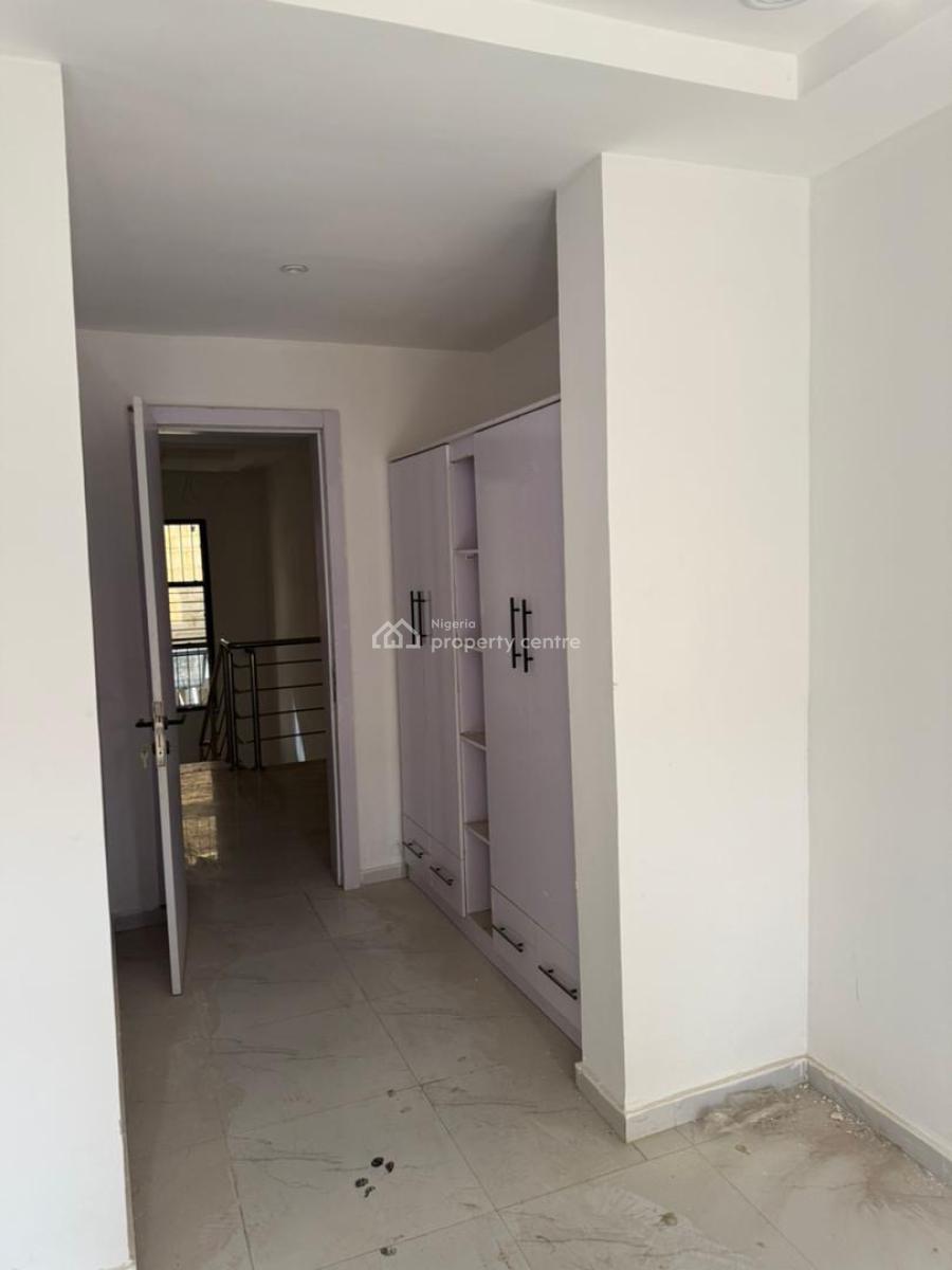 3 bedroom semi-detached duplex for sale