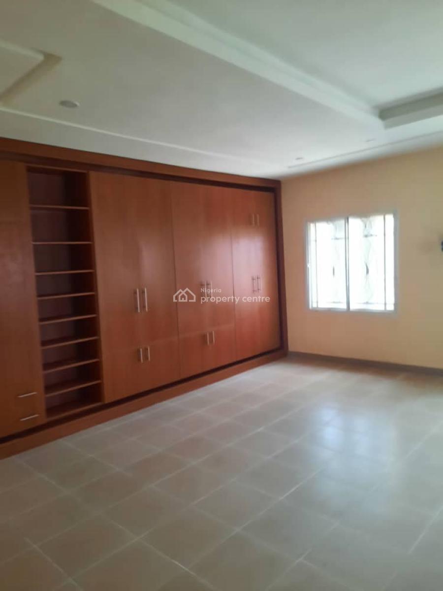 5 bedroom detached duplex for sale