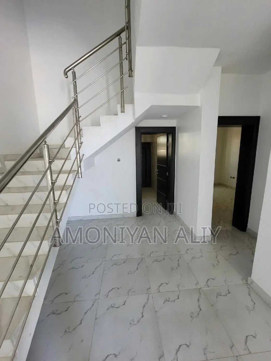 3bdrm Townhouse/Terrace in Lekki Scheme2 for Sale