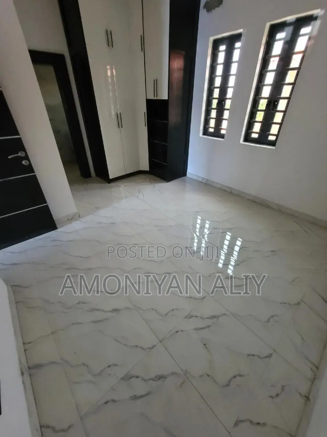 3bdrm Townhouse/Terrace in Lekki Scheme2 for Sale