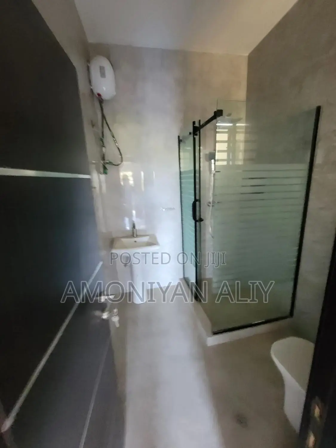 3bdrm Townhouse/Terrace in Lekki Scheme2 for Sale