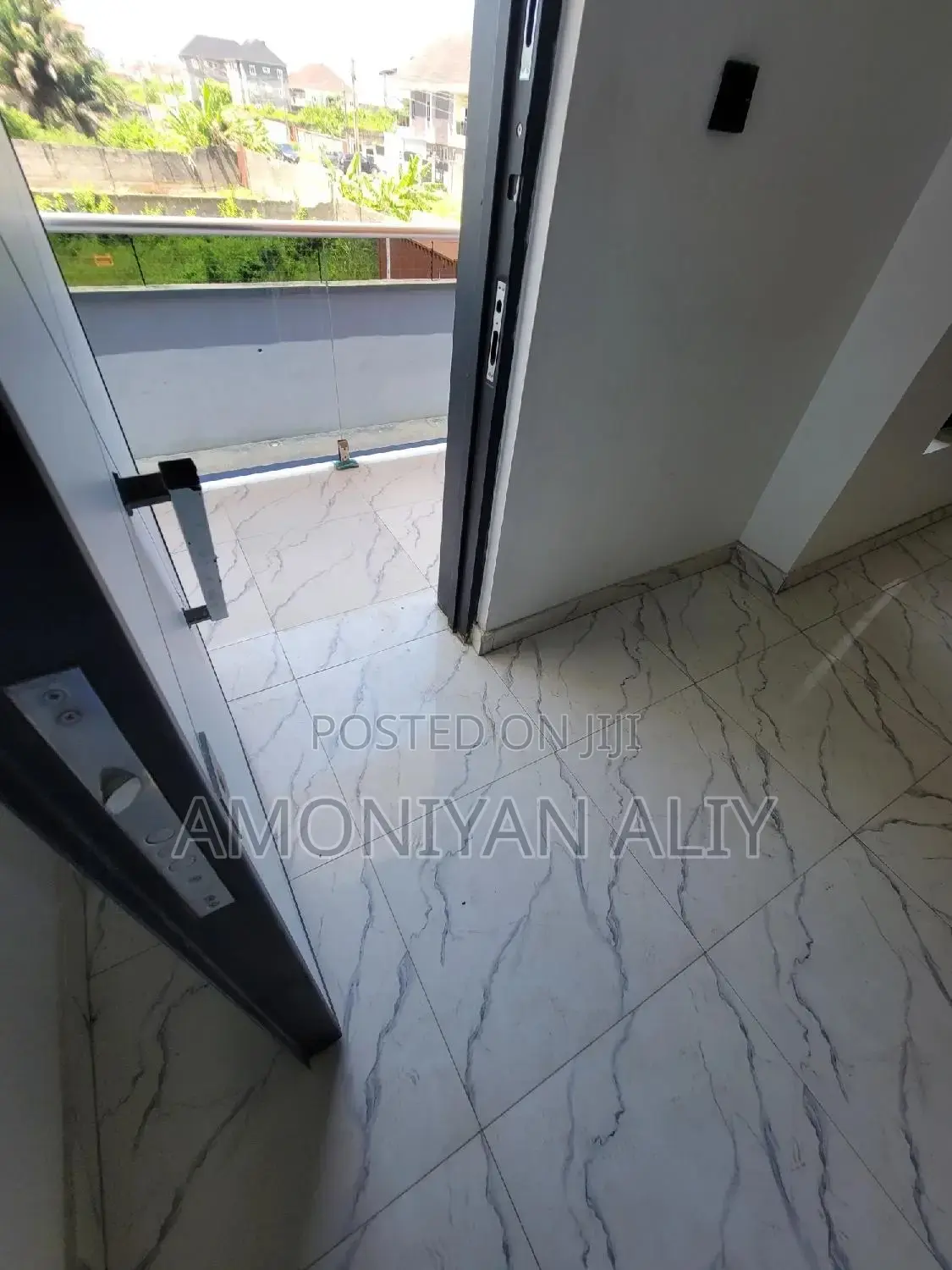3bdrm Townhouse/Terrace in Lekki Scheme2 for Sale