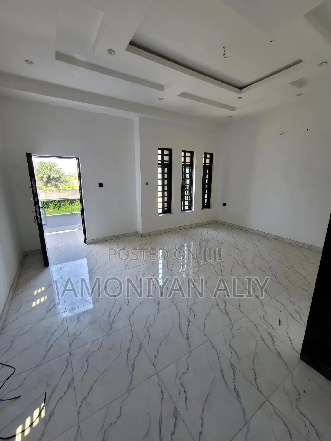 3bdrm Townhouse/Terrace in Lekki Scheme2 for Sale