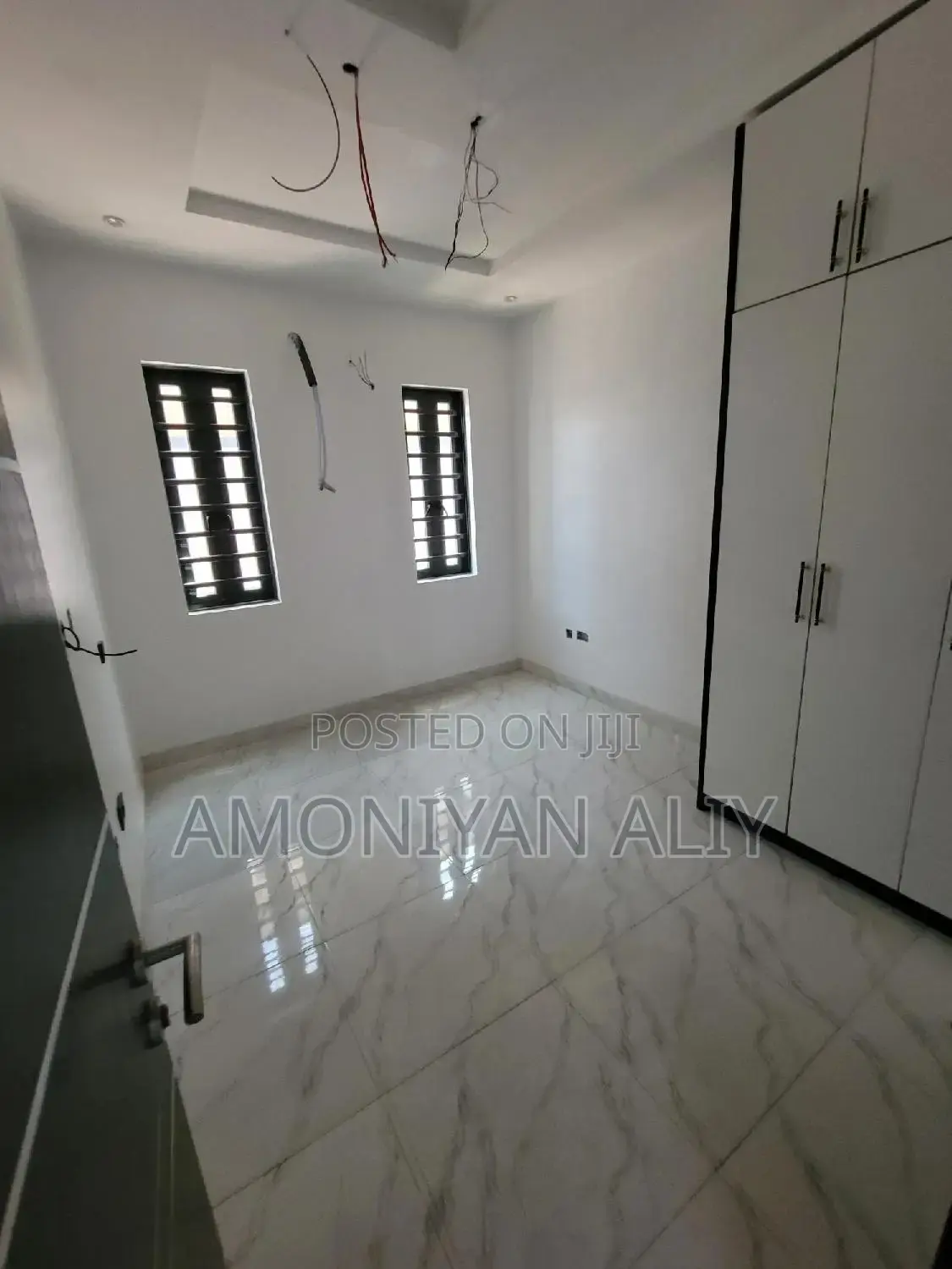 3bdrm Townhouse/Terrace in Lekki Scheme2 for Sale