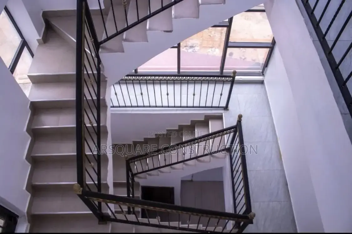 6bdrm Townhouse/Terrace in Idu for sale