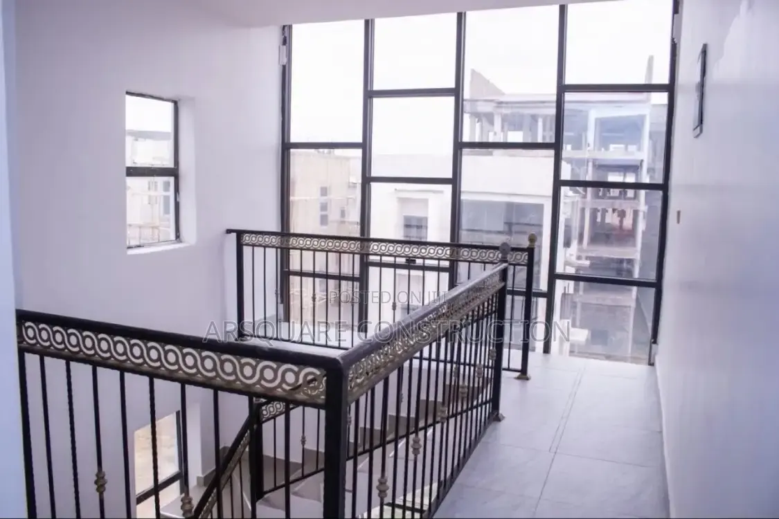 6bdrm Townhouse/Terrace in Idu for sale