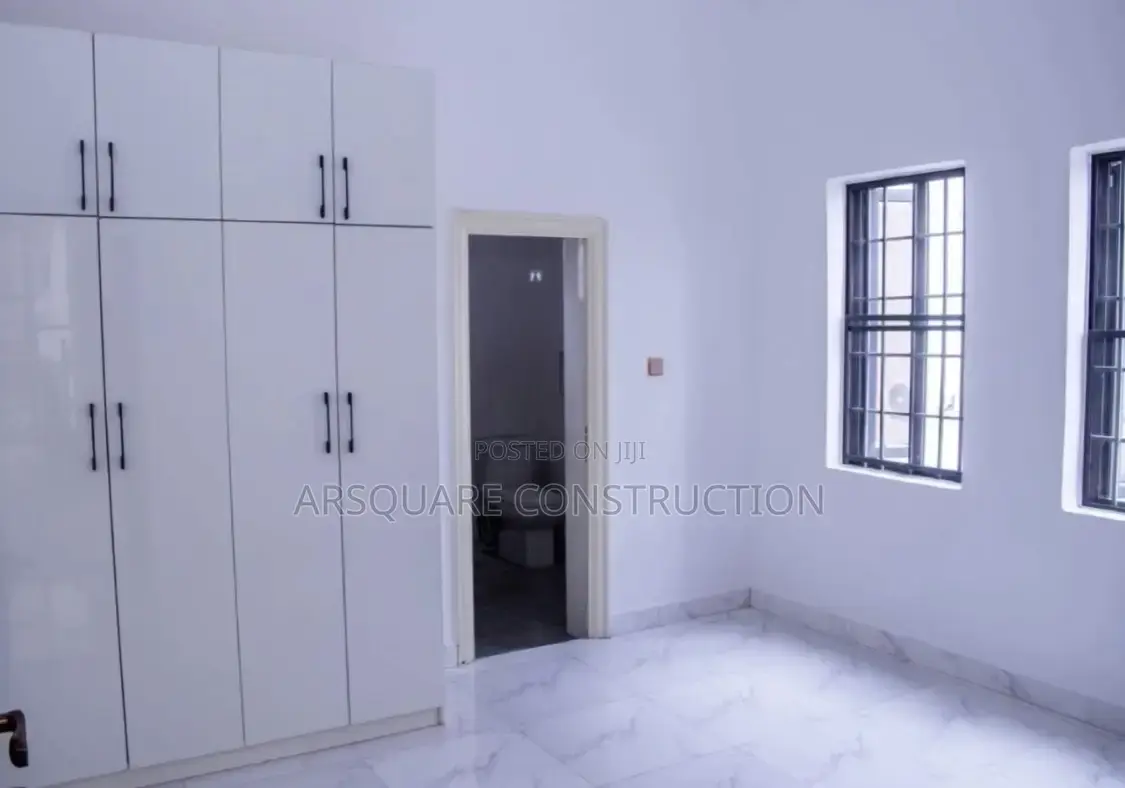 6bdrm Townhouse/Terrace in Idu for sale