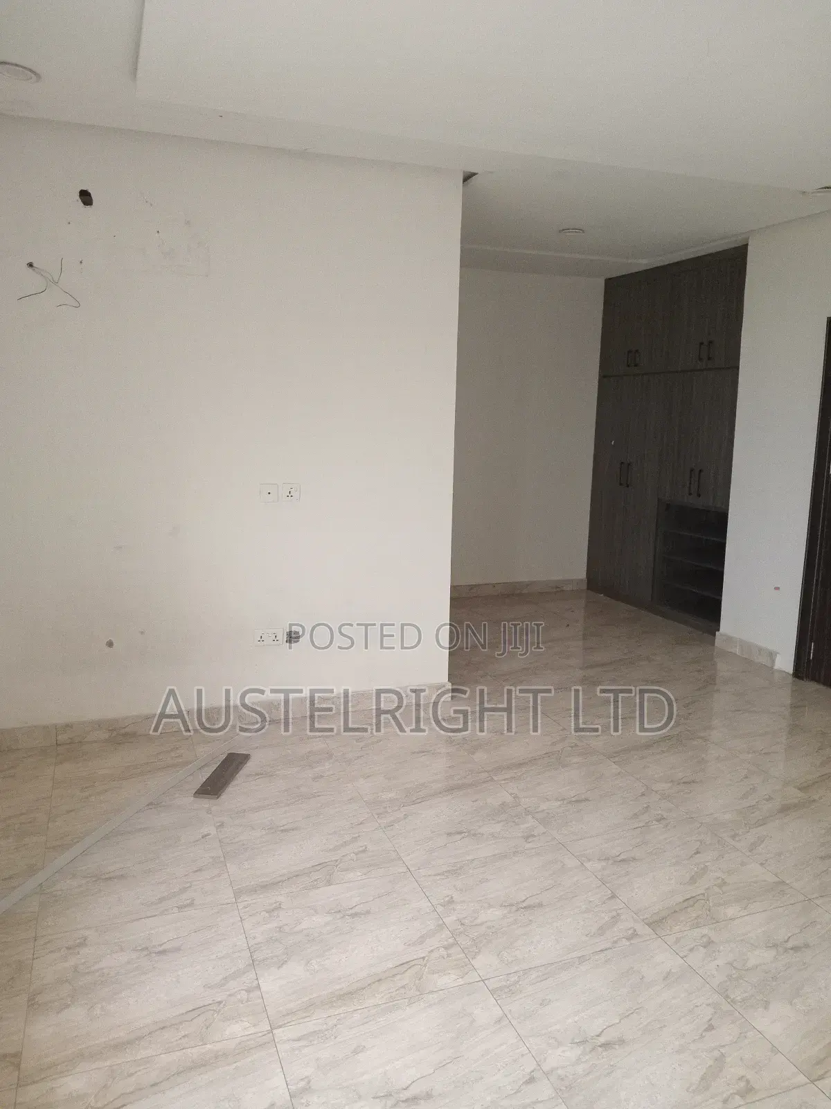 4bdrm Townhouse / Terrace in Gaduwa for rent