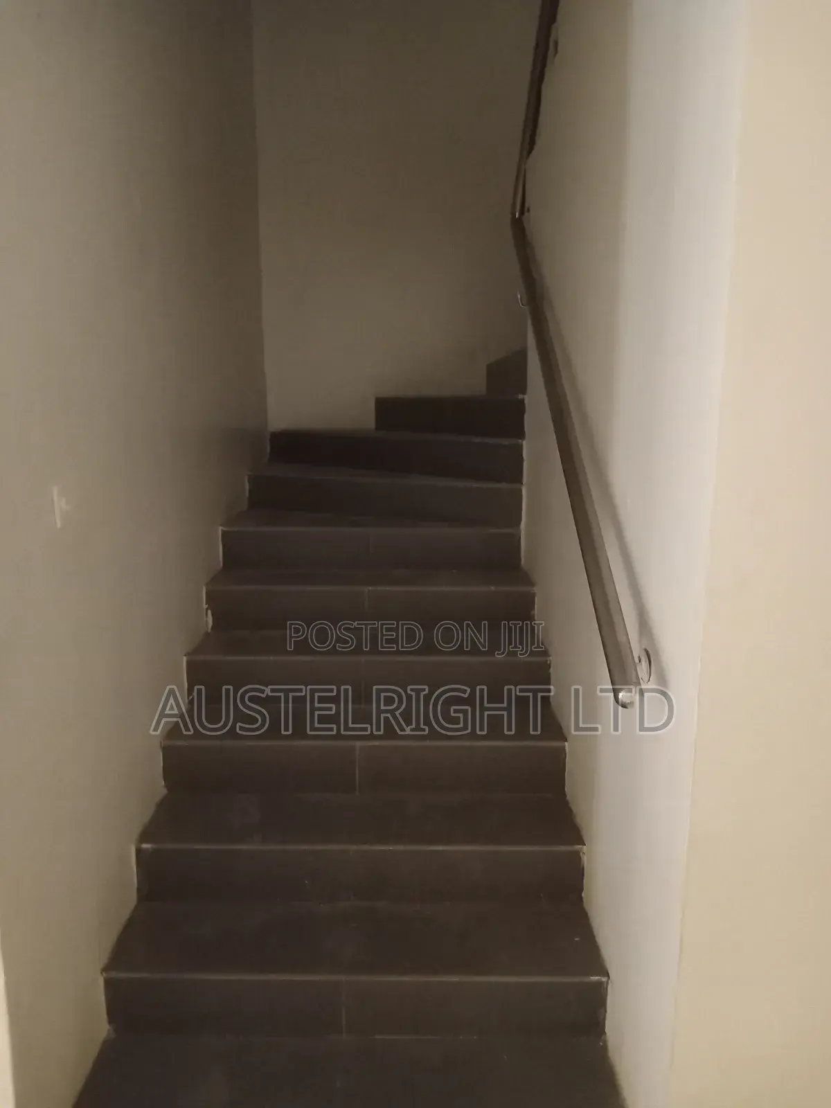 4bdrm Townhouse / Terrace in Gaduwa for rent
