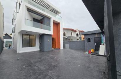 Luxury 5 Bedrooms Smart House