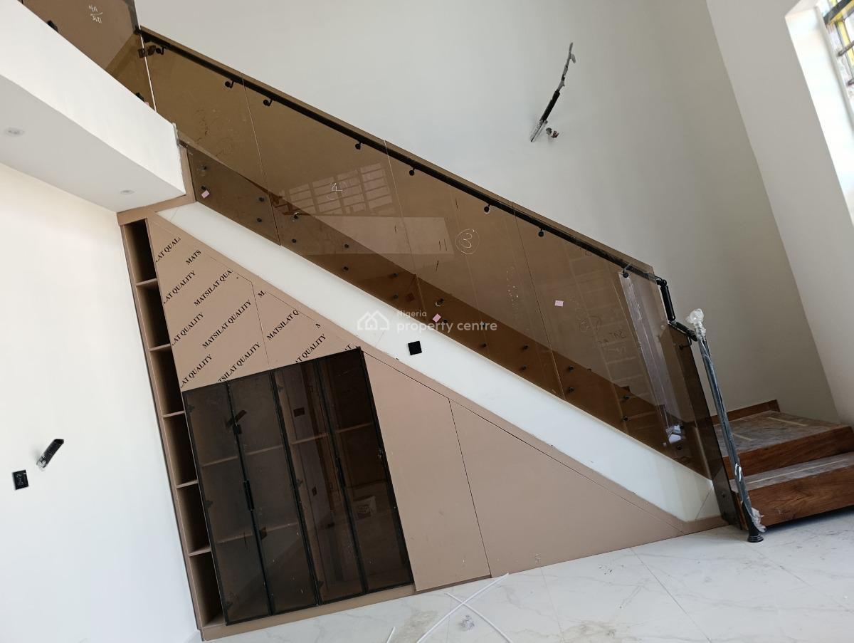6 bedroom detached duplex for sale