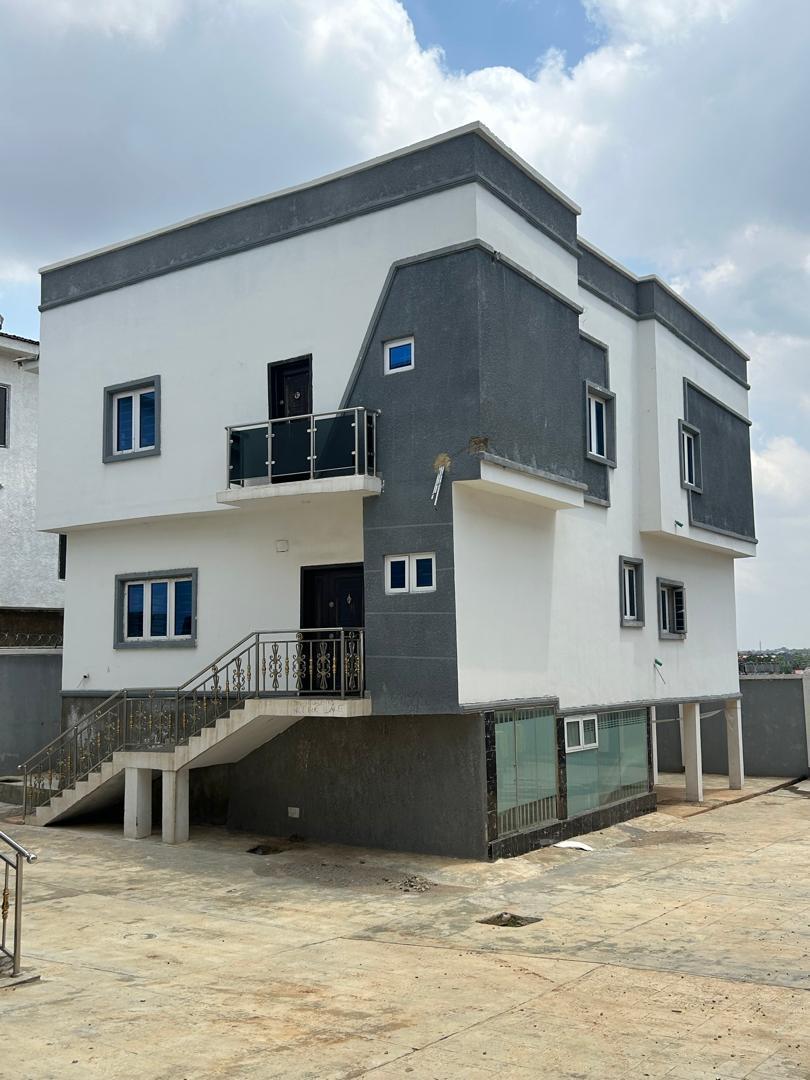 FOR SALE  5 Bedroom  Detached Duplex  Location:  Jahi,  behind Living Faith Church    Amount: N350m*