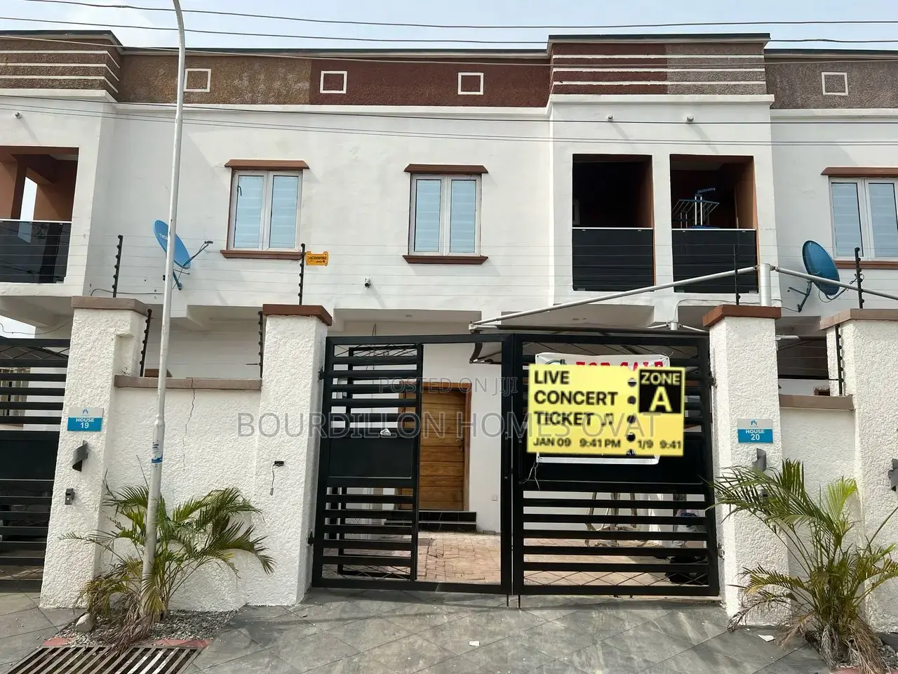 4bdrm Duplex in Ikota for sale
