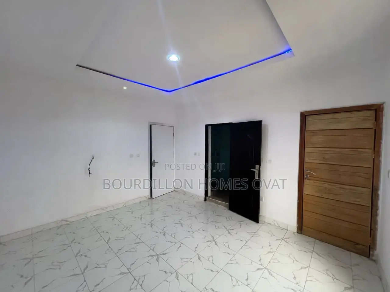 4bdrm Duplex in Ikota for sale