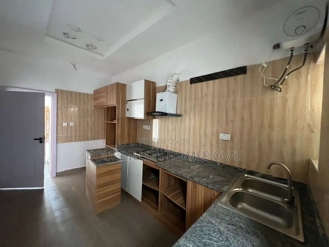 4bdrm Duplex in Ikota for sale