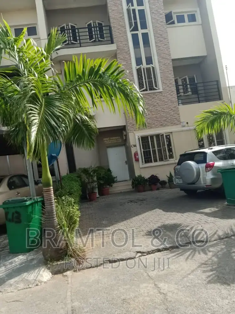 4bdrm Townhouse/Terrace in Idu Industrial for Sale