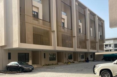 Super luxury 5bedroom townhouse with 2BQ, Swimming pool, Gym, lounge for rent off 2nd Avenue in Banana Island Ikoyi  Rent: $100k PA