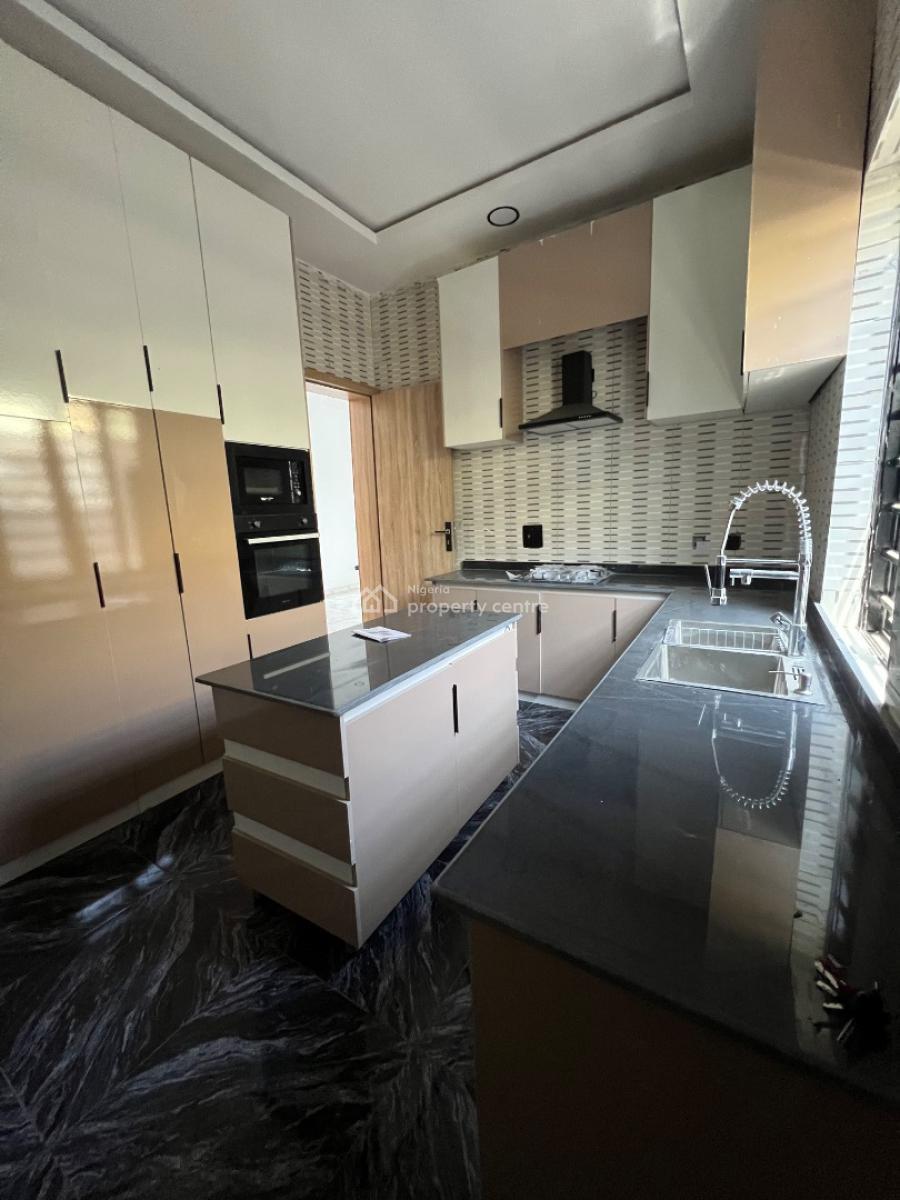 Newly Built 5 Bedroom Duplex
