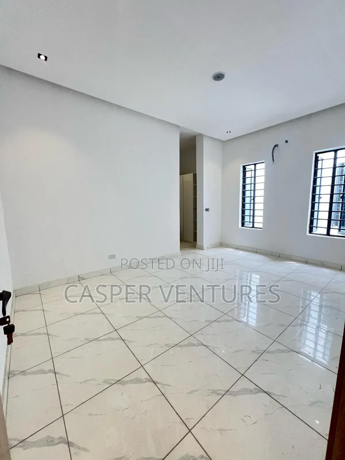 5bdrm Duplex in Avex, Sangotedo for sale