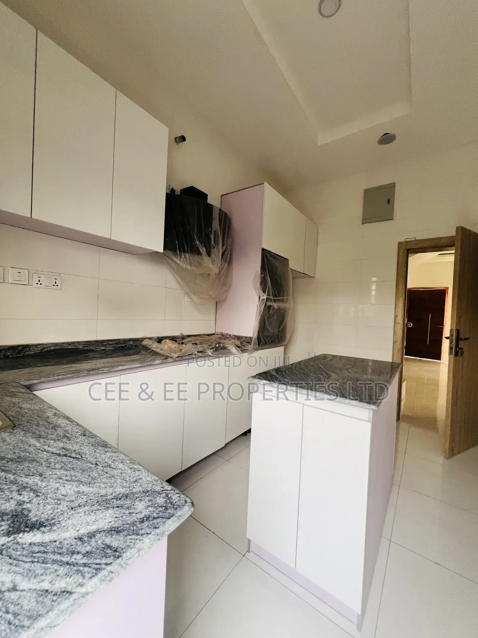 4bdrm Duplex in Ikota Villa Estate, for sale