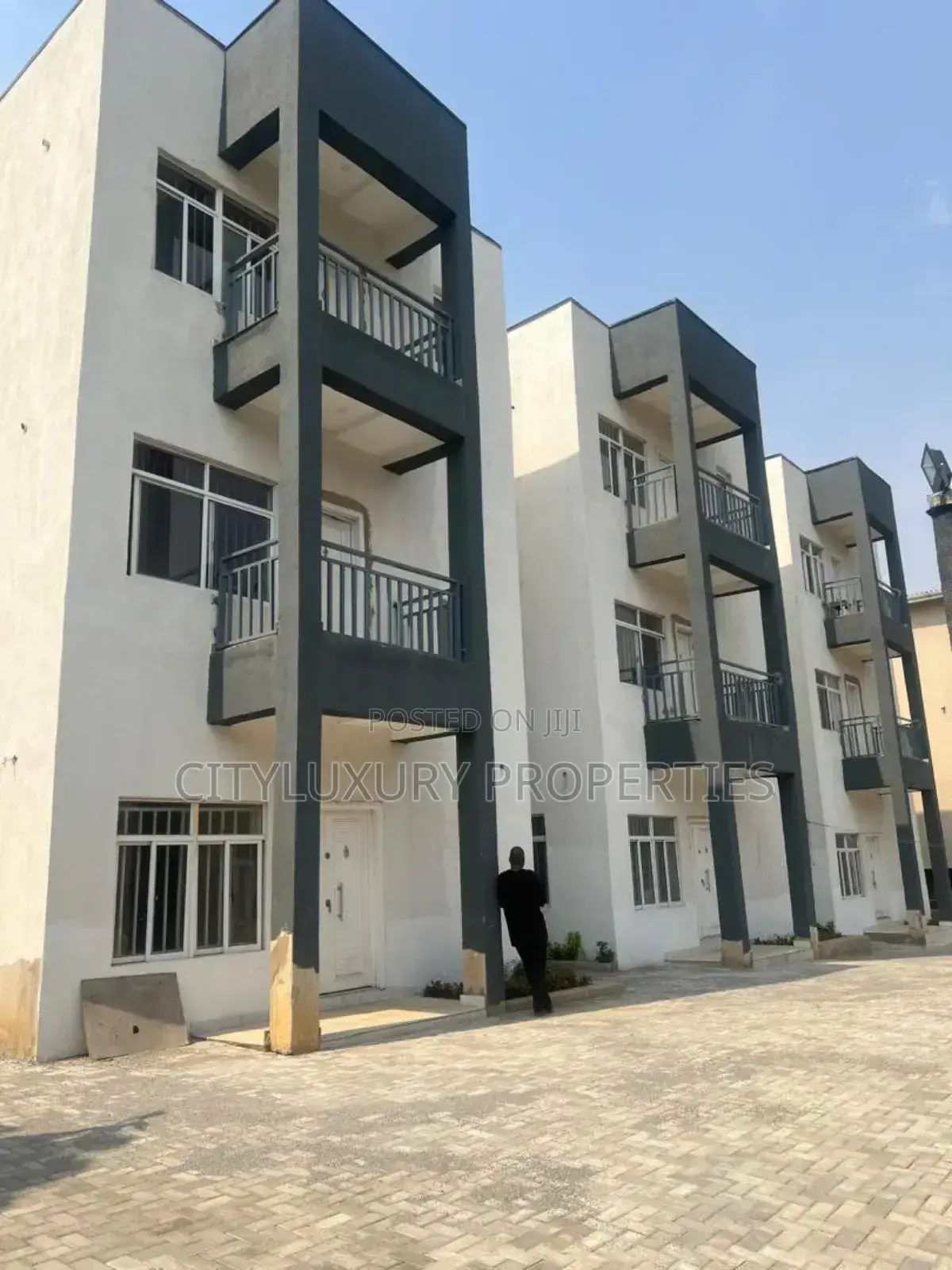 4bdrm Townhouse / Terrace in Guzape District for rent