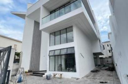 5 bedroom detached duplex for sale