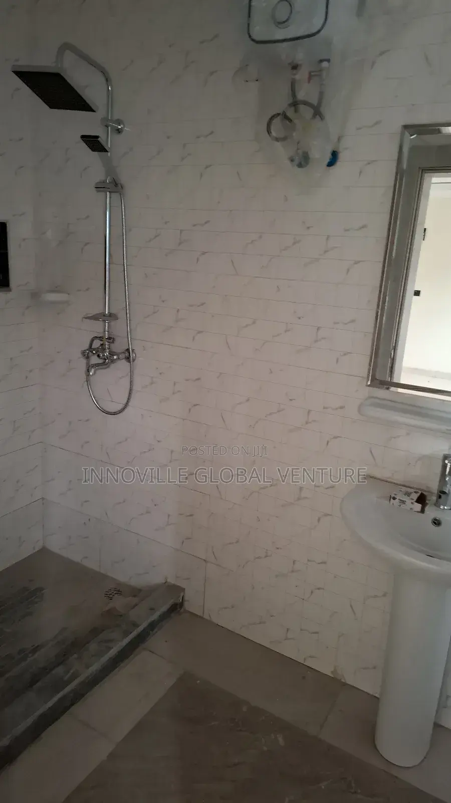 4bdrm Townhouse/Terrace in Idu for sale
