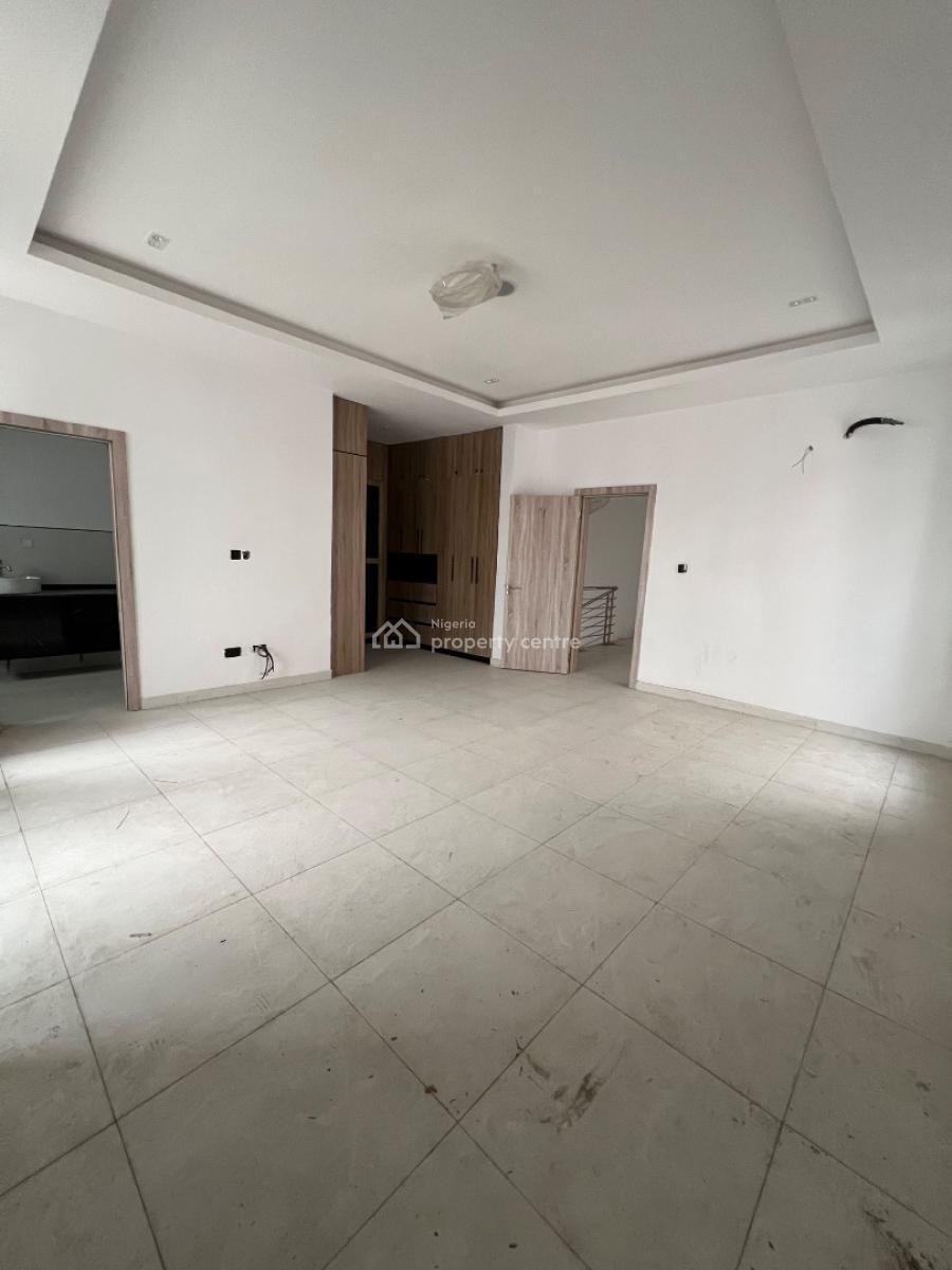 4 bedroom semi-detached duplex for rent