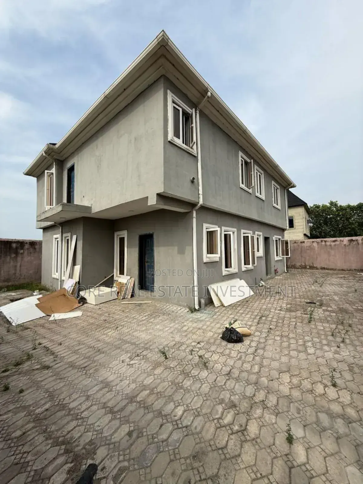 4bdrm Duplex in Olokonla for sale