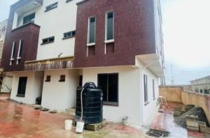4 bedroom semi-detached duplex for sale