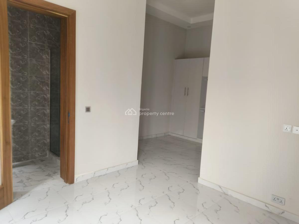 5 bedroom detached duplex for sale