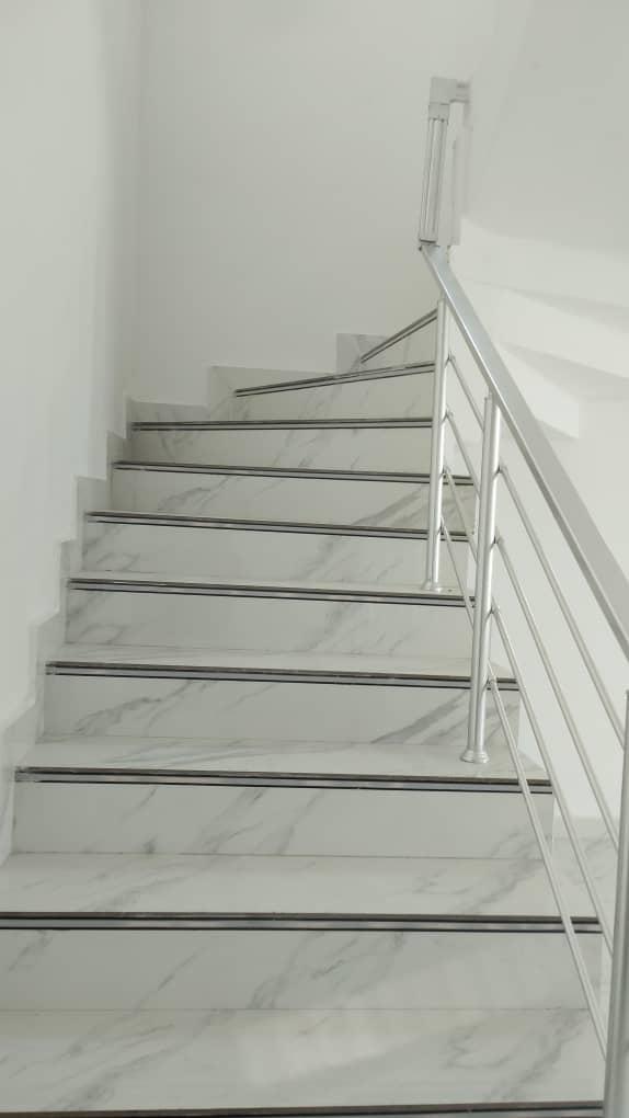 RENT 5 Bedrooms fully detached apartment by Chevron tollgate facing the Express way
