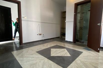 FOR SALE IN LEKKI PHASE 1  Brand new luxury 4Bedroom house, self compound, with BQ, gate house,  modern kitchen and restrooms, building approval