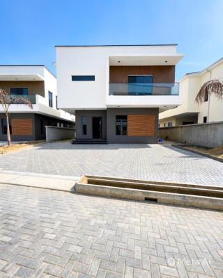 5 bedroom detached duplex for sale