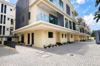 5 bedroom semi-detached duplex for sale