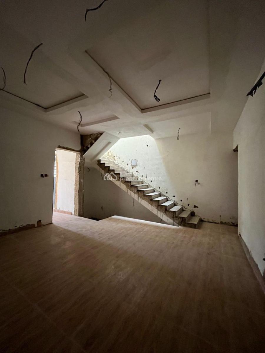 5 bedroom detached duplex for sale