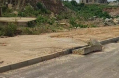 4000sqm Commercial Plot by the Road