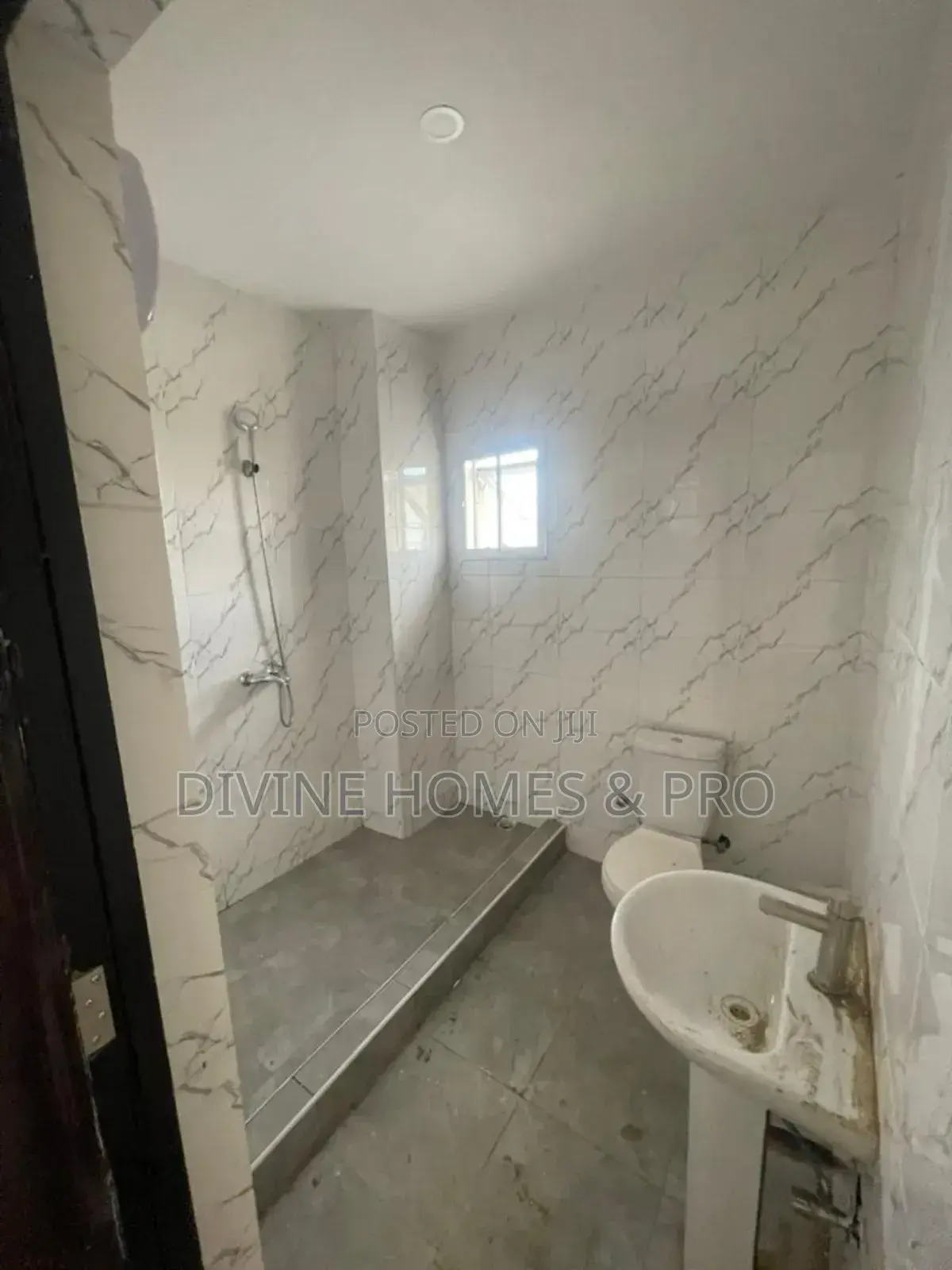 4bdrm Duplex in Life Camp for rent