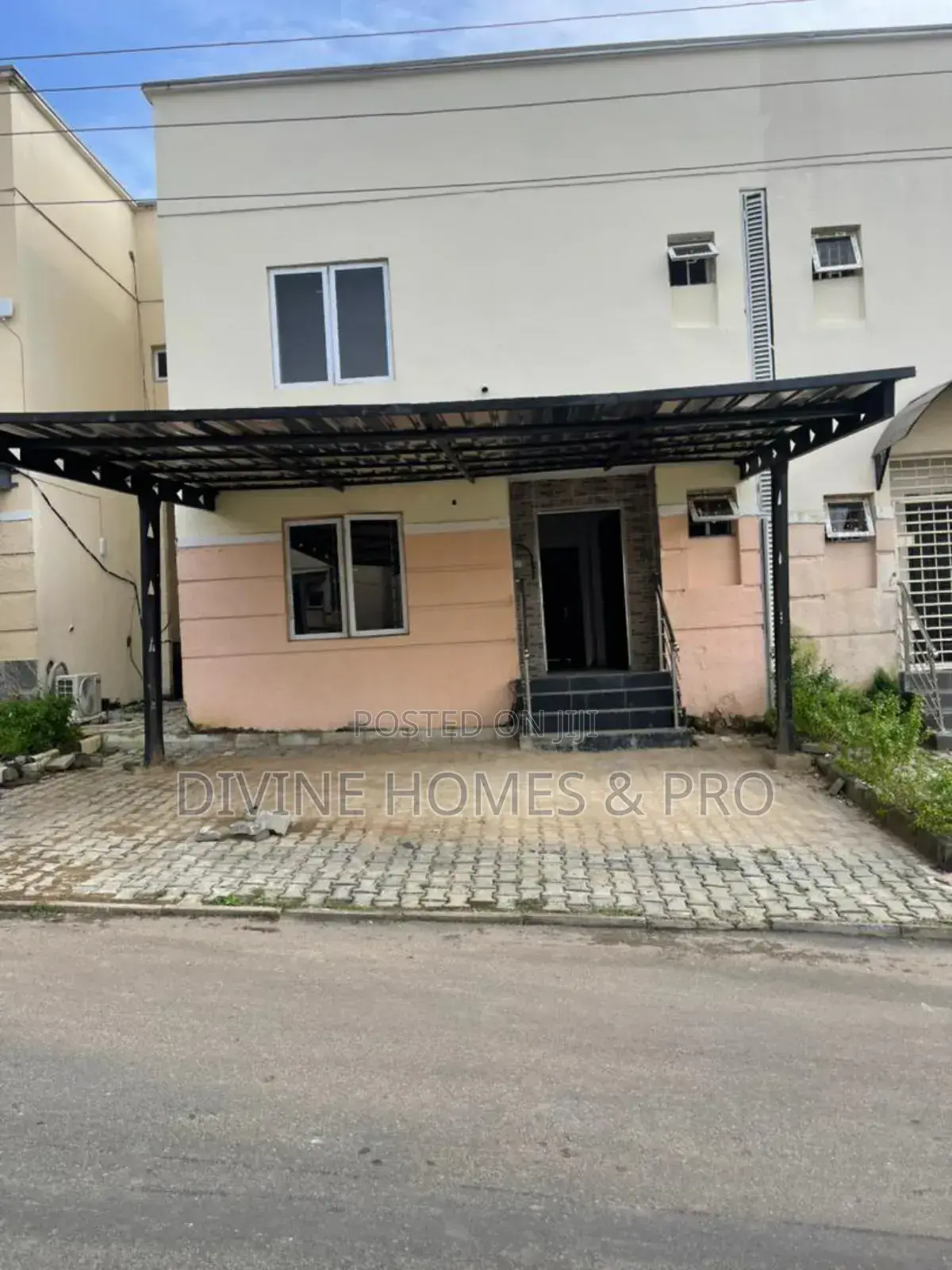 4bdrm Duplex in Life Camp for rent