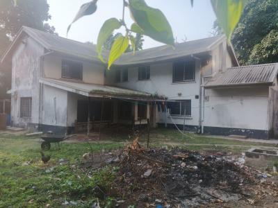 3000 Sq Mts Fully Fenced Parcel Of Land With An Old Detached House