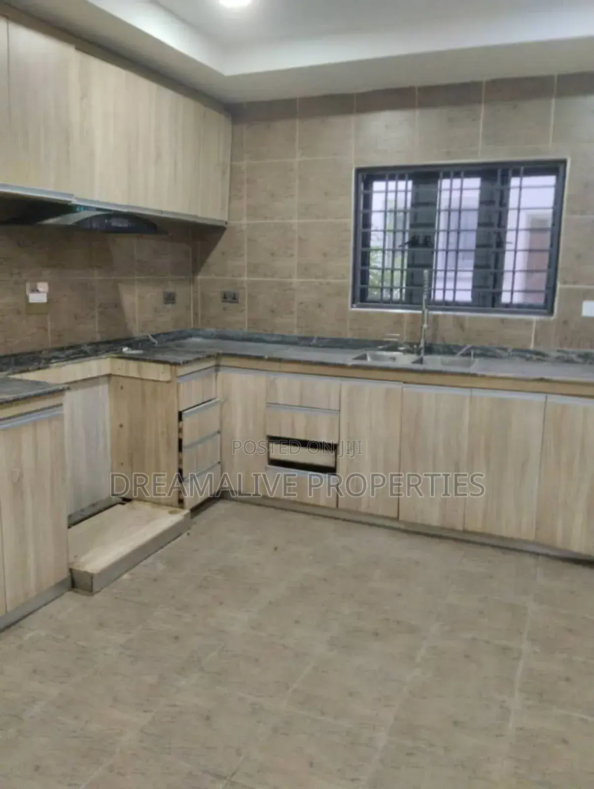 5bdrm Duplex in Guzape District for rent
