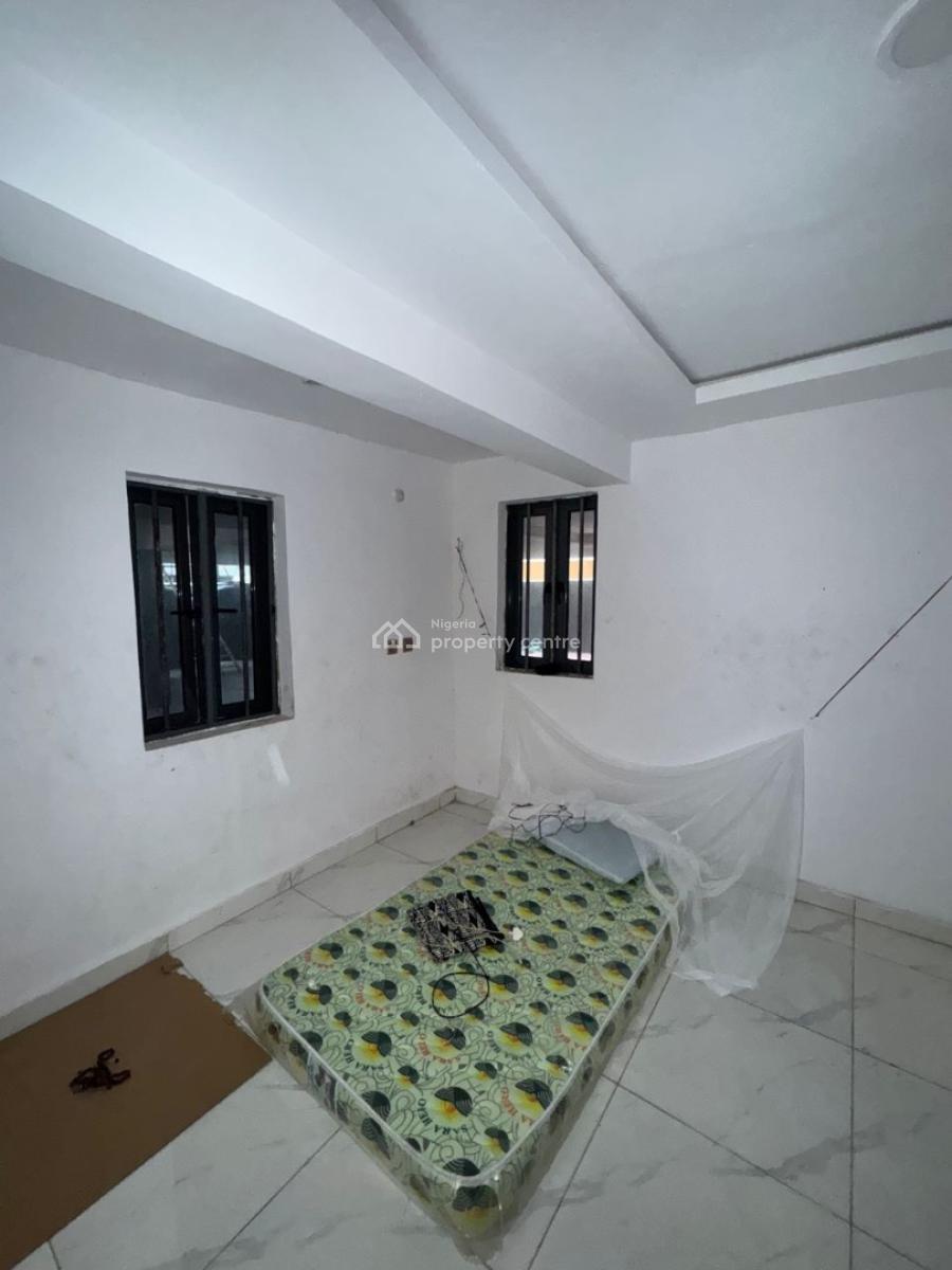 1 bedroom mini flat (room and parlour) for rent