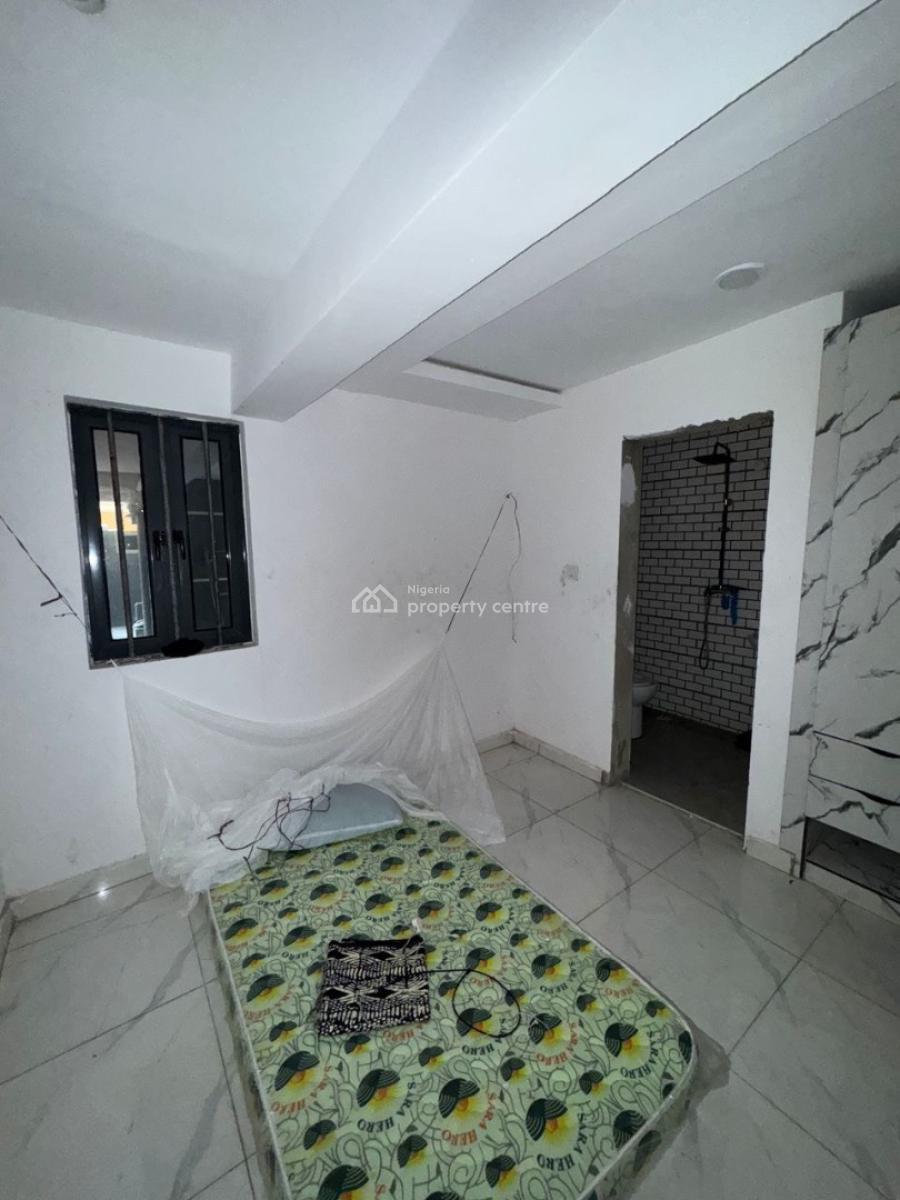 1 bedroom mini flat (room and parlour) for rent