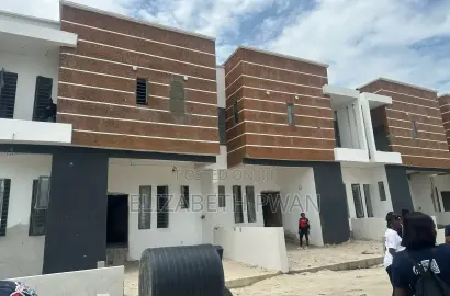 Furnished 4bdrm Terrace in Beechwood Estate, Bogije for Sale
