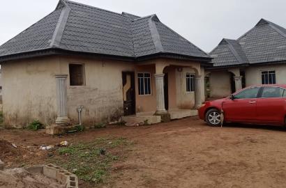 FOR SALE!!! 5 unit of rooms and parlour with A roomselfcon