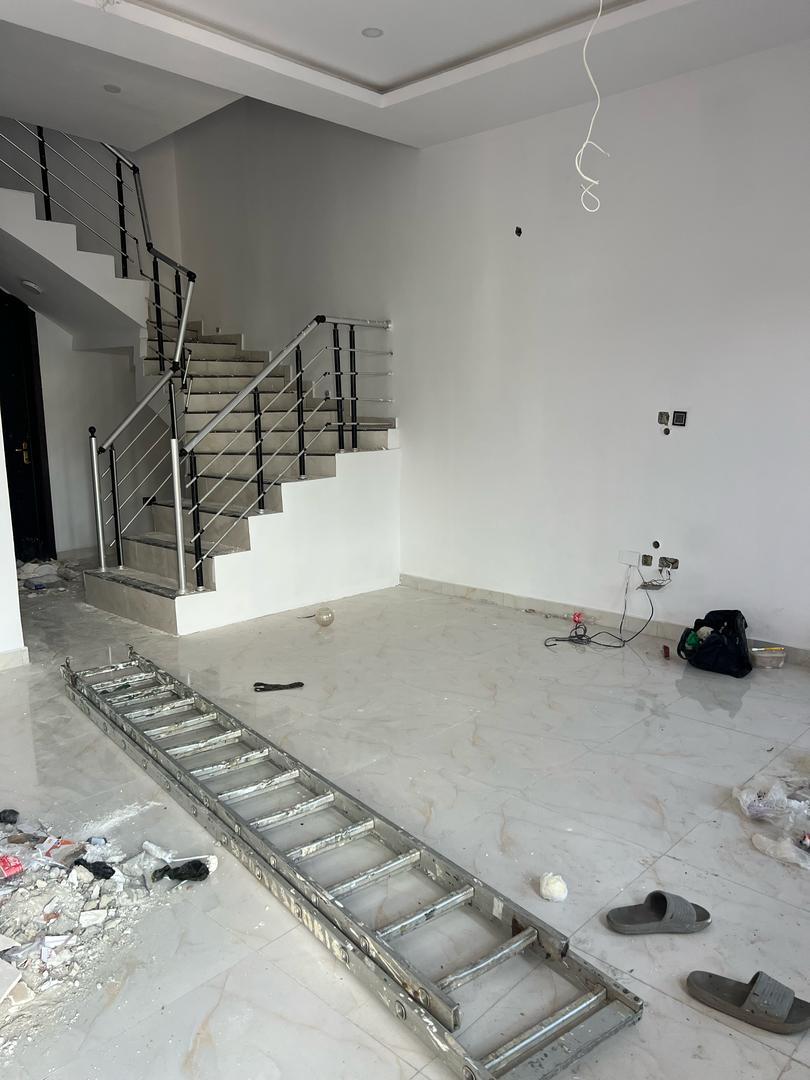 4 bedrooms for Rent @ Osapa London